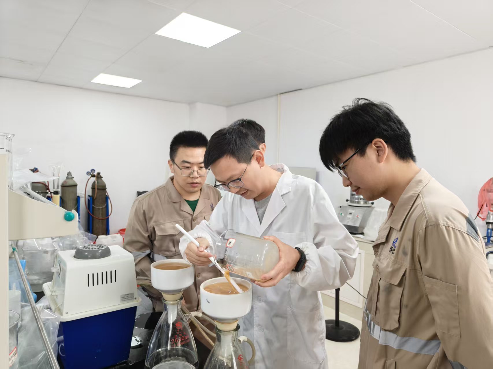 扎根鋰業，攻堅路上讓&ldquo;鋰&rdquo;想花開｜中礦鋰業研發部90后工程師徐苗